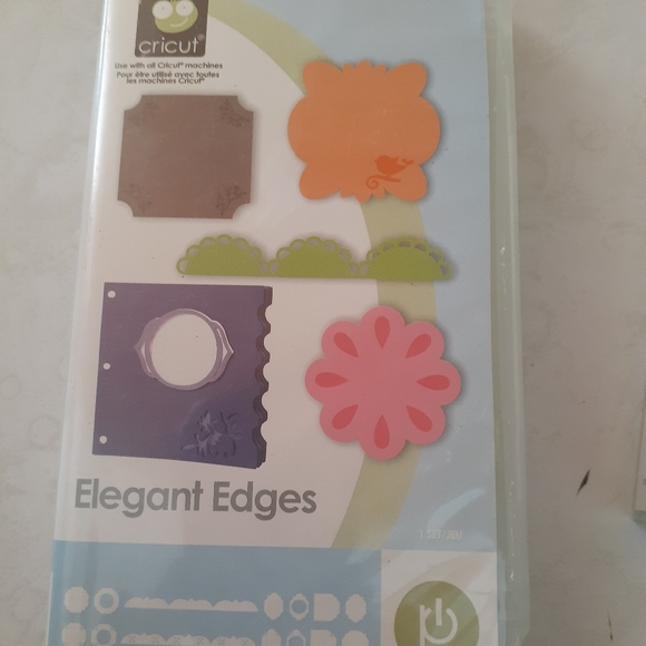 Cricut Expressions Bundle - Picture 5 of 9